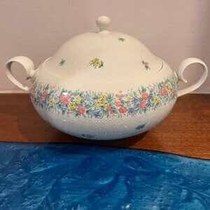 Rosenthal Bjorn Wiinblad Romance Garland Round Covered Casserole Dish